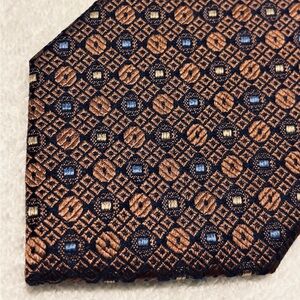 Brand New Corporate Power Tie By JOS A. BANK (Reserve Collection)
